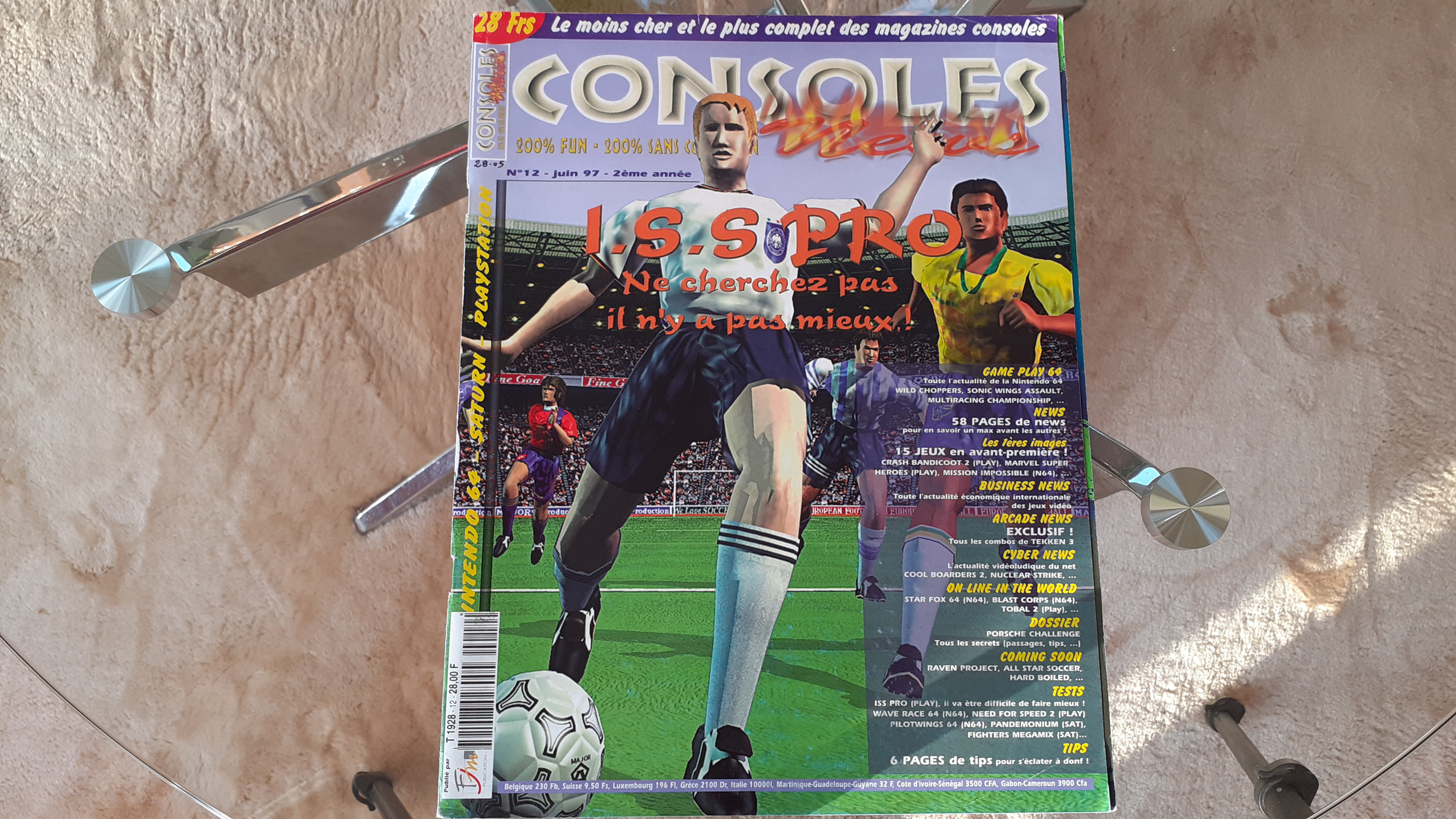 Première page de consolesnews numero12